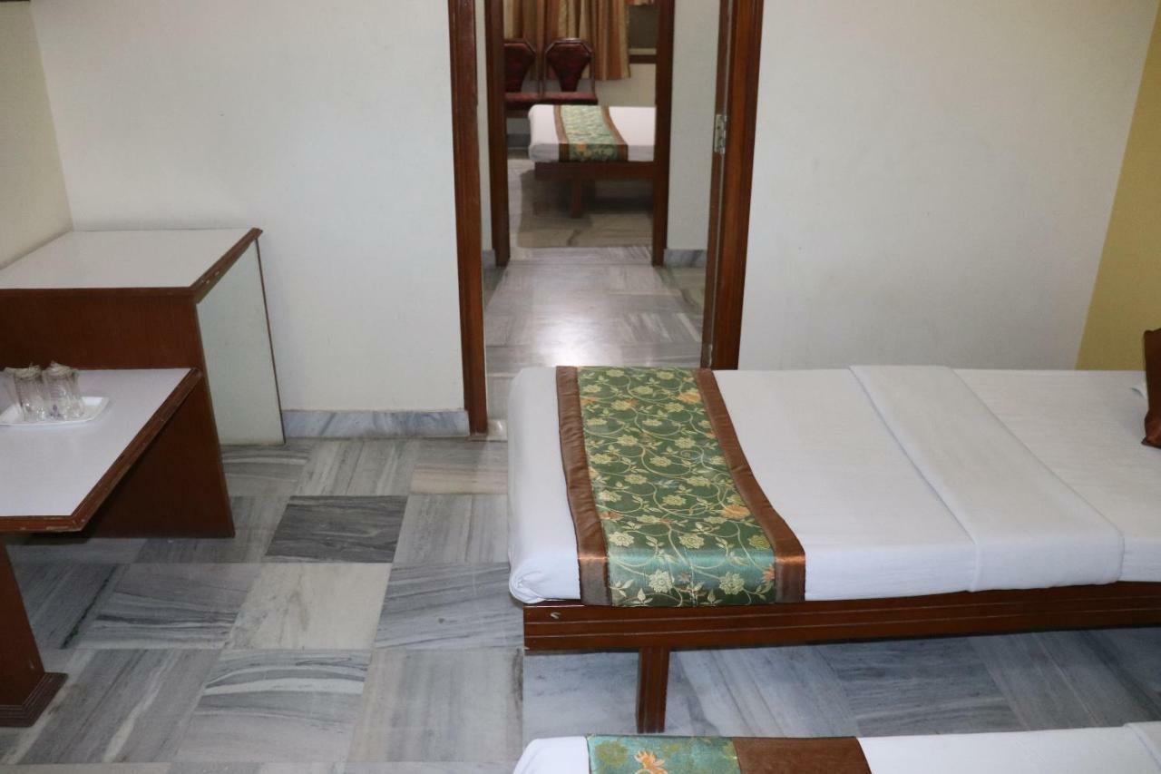 Geetco Hotel Jalor Exterior photo